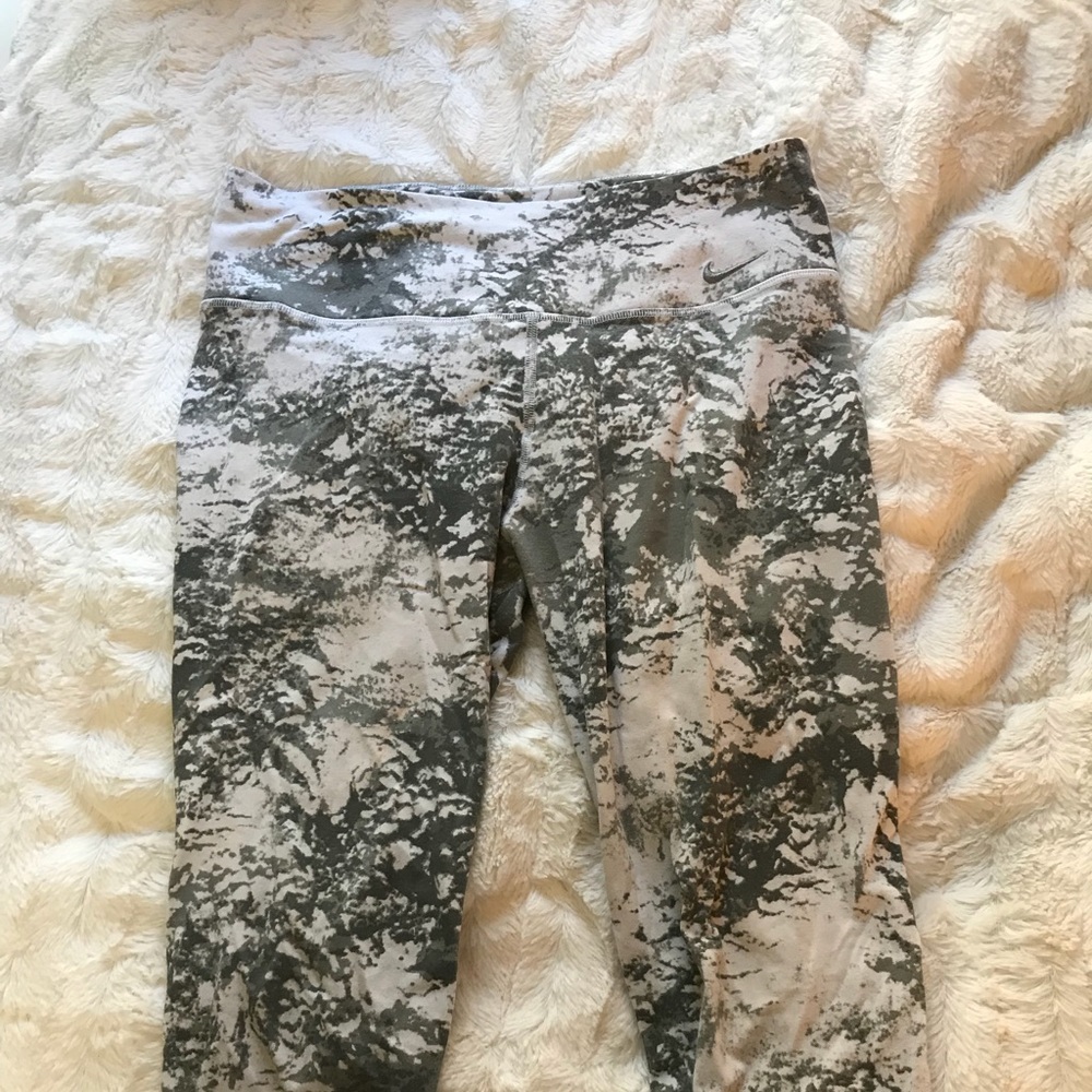 Nike cropped leggings